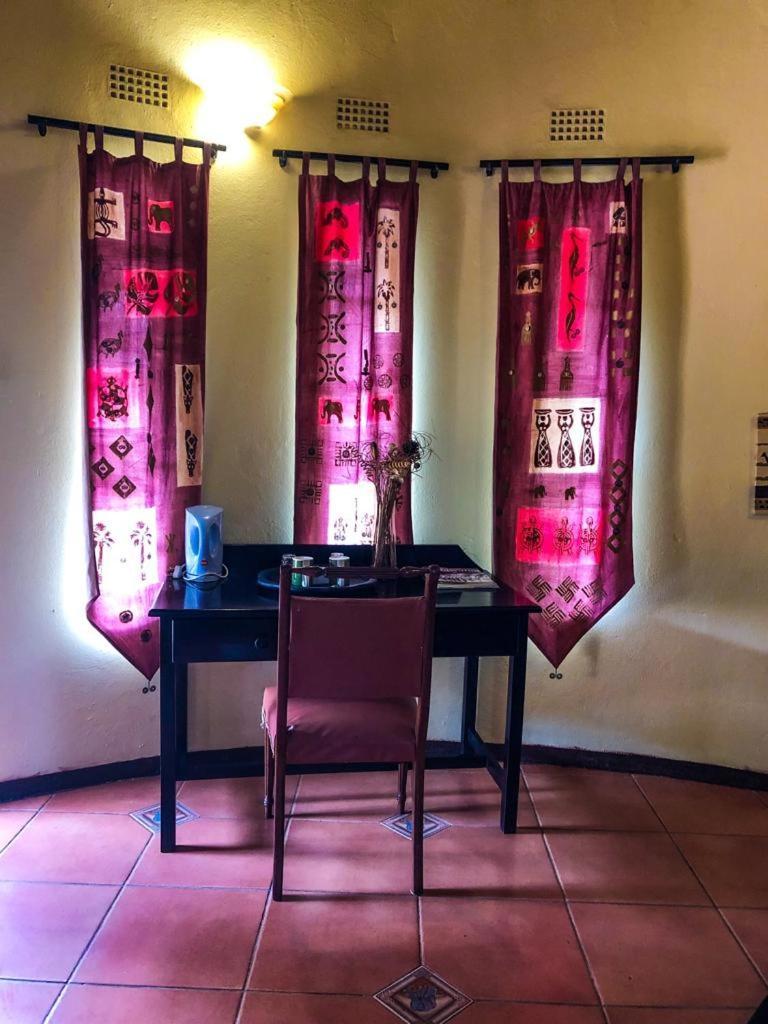 Lesoma Valley Lodge 卡萨内 外观 照片